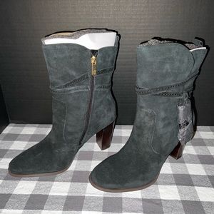 Brand new Tommy Hilfiger women’s size 8M suede boots